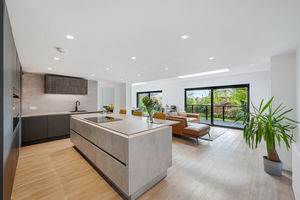 Kitchen/ Diner/ Sun Room - click for photo gallery